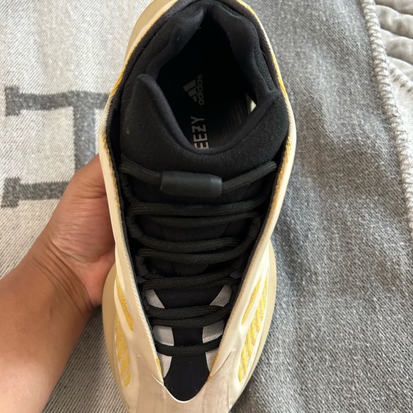 Yezzy - Picture 3 of 3